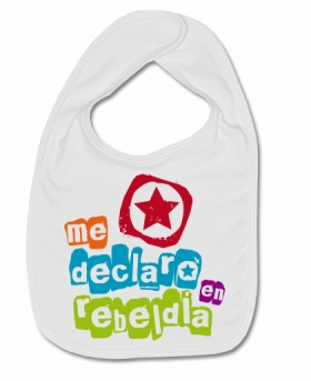 Babero ME DECLARO EN REBELDIA W.