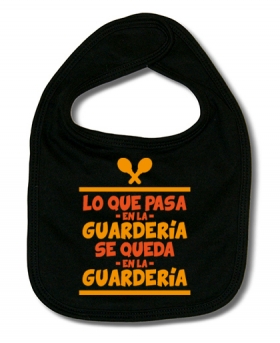 Babero LO QUE PASA EN LA GUARDER&Iacute;A...B.