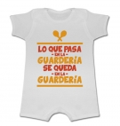 Pijama manga corta LO QUE PASA EN LA GUARDERIA SE QUEDA EN LA GUARDERIA W