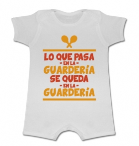 Pijama manga corta LO QUE PASA EN LA GUARDERIA SE QUEDA EN LA GUARDERIA W